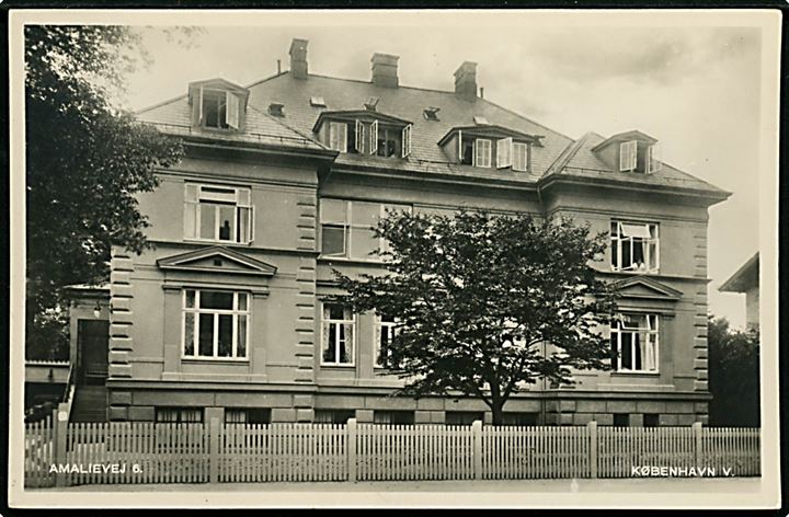 Frederiksberg. Amalievej 6, Overlæge Tage Iversens Privatklinik. Fotokort no. 9535237.