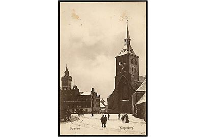 Odense. Klingenberg med Rådhuset (før nedrivning af tårnet!) og Sct. Knuds kirke. Stenders no. 19086