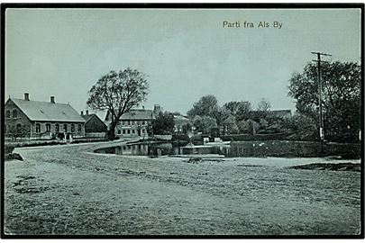 Als by ved Hadsund. Ved gadekæret. M. Petersen, Cityhus no. e 50.