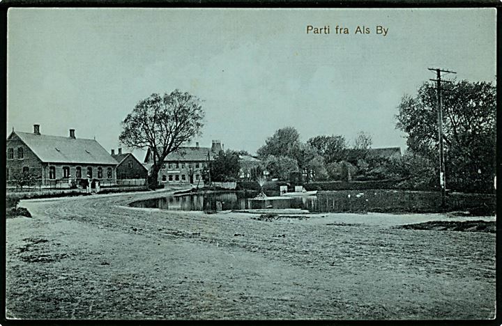 Als by ved Hadsund. Ved gadekæret. M. Petersen, Cityhus no. e 50.