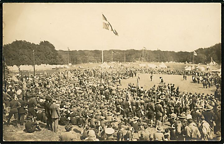 2. Verdensjamboree 1924 Ermelunden, Danmark. Åbning af spejder lejren. Fotokort u/no.