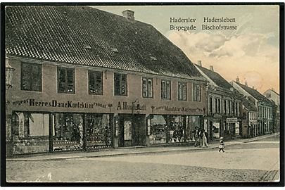 Haderslev, Bispegade med A. Hundevadt's Herre & Dame Konfektion. No. 17133.