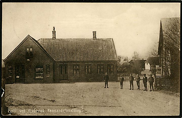 Fjelsted Købmandsforretning. Stenders no. 47756. Lille skade. 