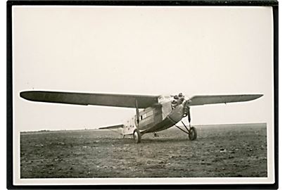 Fokker F.VIIa OY-DAD Rønne fra Det Danske Luftfartselskab. Fotografi 6x9 cm.