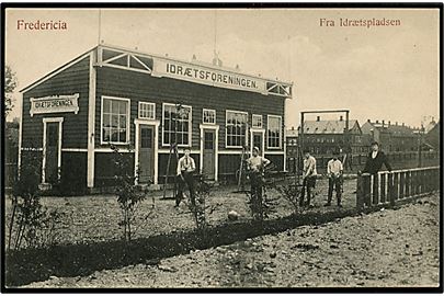 Fredericia. Fra Idrætspladsen med Idrætsforenings klubhus. H.C. Wenk. U/no. 