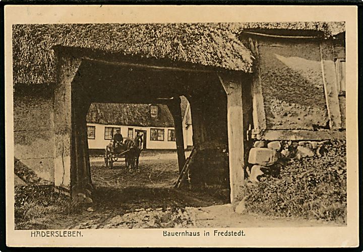 Haderslev, Bauernhaus in Fredstedt. Gutenberg no. 11. Anvendt som ufrankeret feltpostkort fra soldat ved 20. M.G.K, Lager Skovby, Sammelstelle Flensburg annulleret med ovalt bureaustempel Hamburg - Vamdrup Bahnpost Zug 41 d. 12.6.1917 til Haderslev.