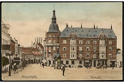 Hillerød, Torvet med aviskiosk. Willerup no. 10408.