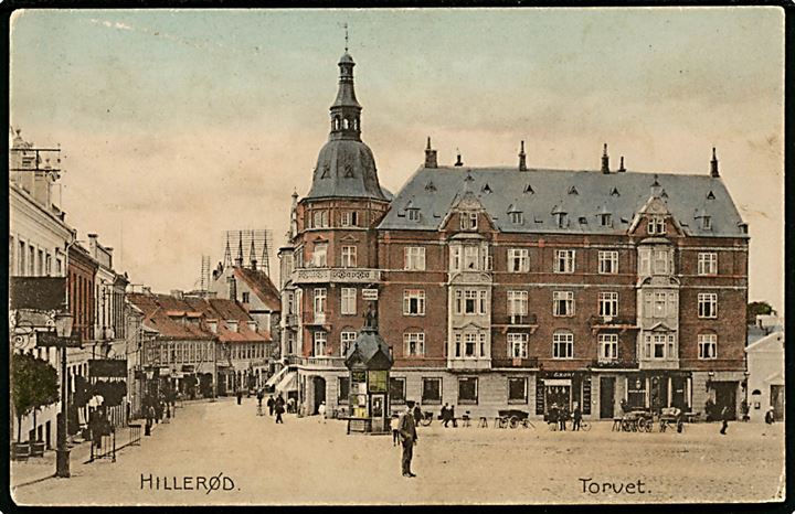 Hillerød, Torvet med aviskiosk. Willerup no. 10408.