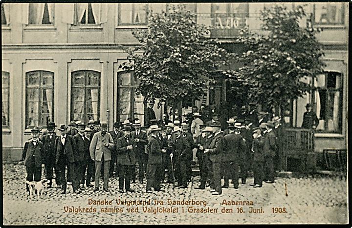 Graasten, Danske valgmænd fra Sønderborg-Aabenraa samles ved valglokalet d. 16.6.1908. C. C. Biehl u/no.