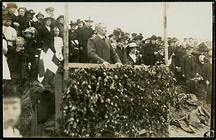 Genforening. Gaardejer Thomsen fra Kegnæs byder velkommen. Fotokort u/no.