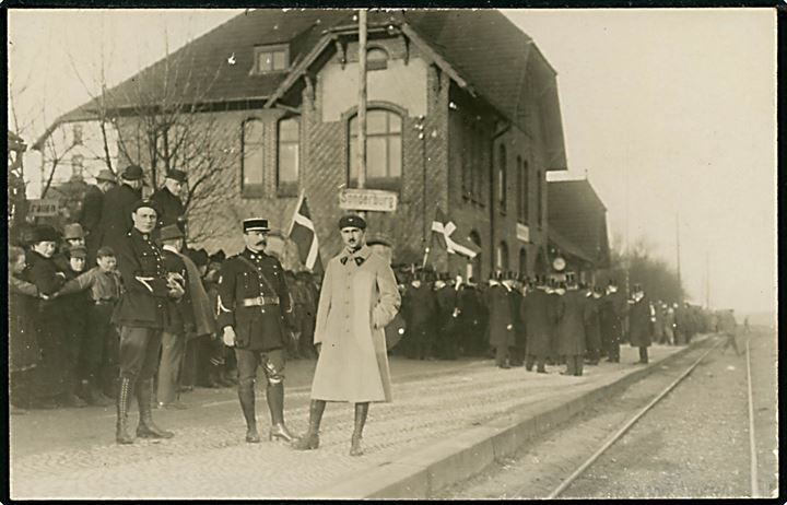 Genforening. Franske alpejægere (CIS-Tropper) på Sønderborg jernbanestation. Fotokort u/no.