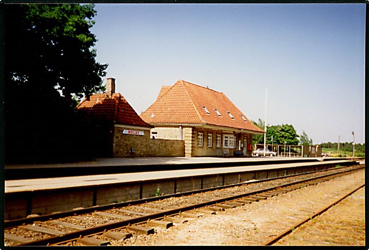 Melby jernbanestation. Privat farvefotografi 10x15 cm.