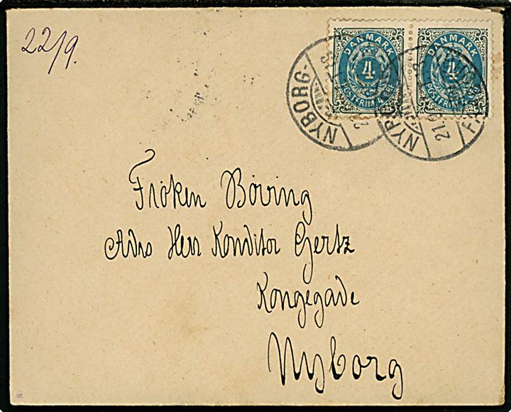 4 øre Tofarvet omv. rm. Tofarvet i parstykke på brev fra Faaborg annulleret med bureaustempel Nyborg - Faaborg T.13 d. 21.9.1901 til Nyborg.