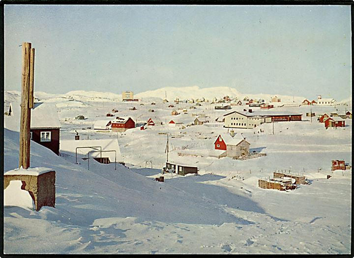 Narssaq i vinterdragt. KGH no. 21.  Grønlund Publishers, Foto Bengt Vienberg. (Uden tiltryk Grønlands Postvæsen).