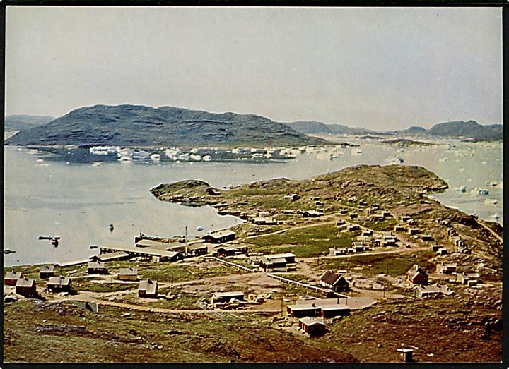 Udsigt over bymidten og fjorden, Narssaq. KGH no. 23.  Grønlund Publishers, Foto Bengt Vienberg. (Uden tiltryk Grønlands Postvæsen).