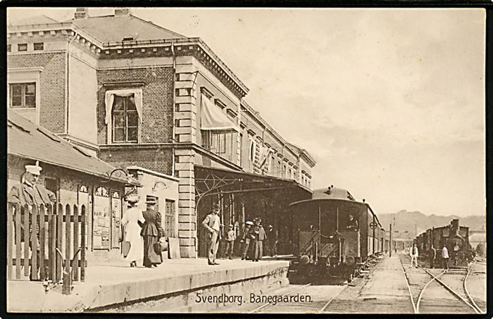 Svendborg Banegaard med flere lokomotiver. Stenders no. 20900.