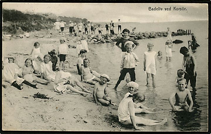 Korsør, badeliv med badende børn. H. Schultz u/no.