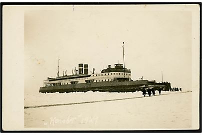 Korsør, DSB færge i isen i Storebælt under isvinteren 1929. Fotokort u/no.