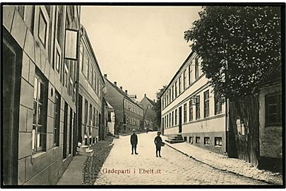 Ebeltoft. Gadeparti. H.A. Ebbesen no. 985.