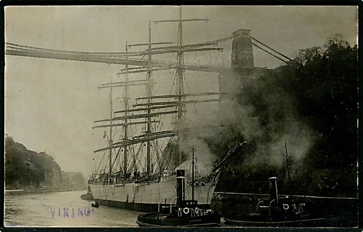 Viking, skoleskib slæbes ind til Bristol. Fotokort u/no. Sendt fra skibet i Cardiff d. 20.5.1912.