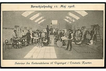 Børnehjælpsdagen 1908. Interieur fra Forberedelserne til Vogntoget i Trinitatis Kvarter. U/no.