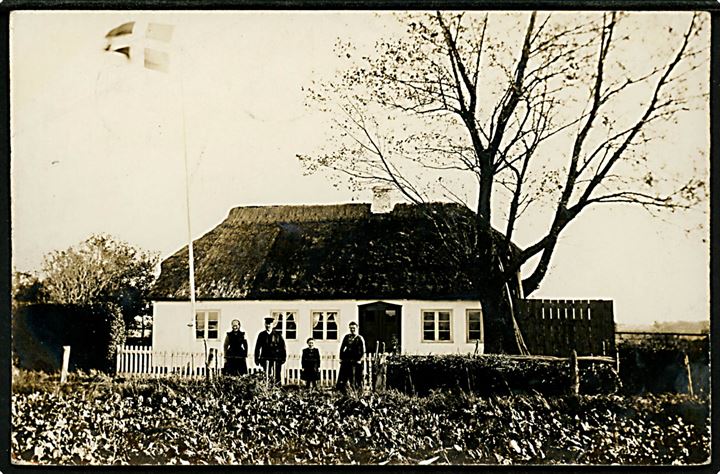 1 øre Bølgelinie i 3-stribe på lokalt brevkort (landejendom) fra Langø annulleret med stjernestempel KAPPEL og sidestemplet Nakskov d. 2.12.1916 til Vilhelmsgaard, Tjørneby pr. Onsevig St.