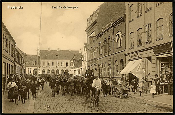 Fredericia. Gothersgade med marcherende militær orkestret. Einer O. Kull u/no. 