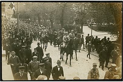 Genforening. Oberst Moltke og Sønderjydsk Kommandos 1. Bataillon ankommer til Sønderborg d. 5.5.1920. U/no.