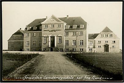 Gråsten Landbrugsskole set fra nord. Fotokort u/no. 