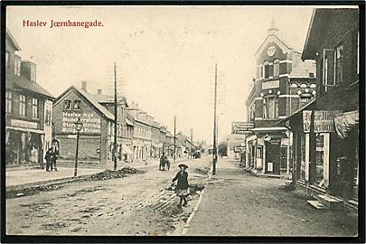 Haslev. Jernbanegade. Med Wessel og Wett mf. R. Torkildsen u/no. 