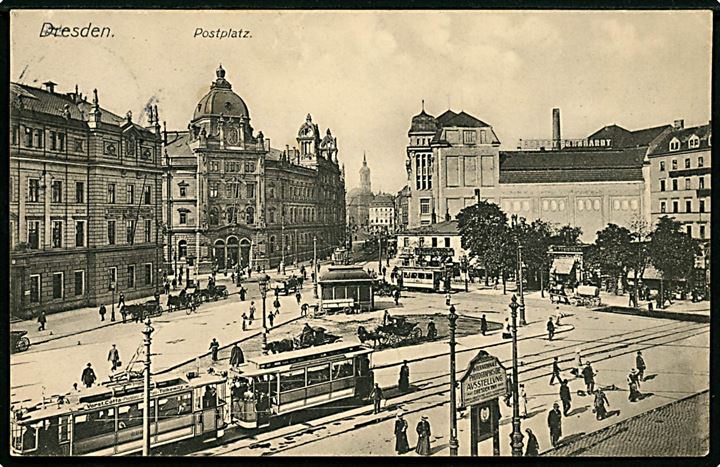 Dresden. Postpladsen med sporvogne. 