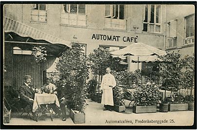 Købh., Frederiksberggade 25 Automat Café. F. M. no. 543. Kort med 4 hj.knæk.