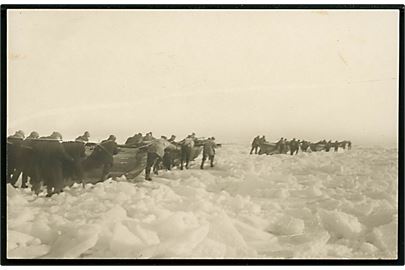 Nyborg, Isbådstransport på Storebælt under isvinter. Fotograf M. Behnke u/no.