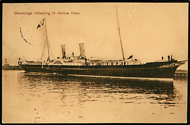 Dannebrog, kongeskibet i Aarhus havn. P. Hansen no. 94382.