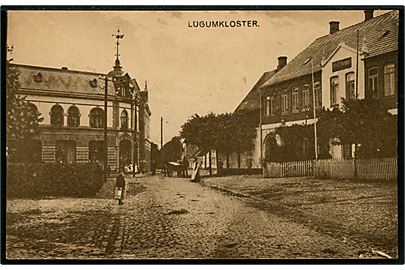 Løgumkloster. Gadeparti fra. No. 20.