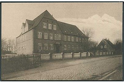 Alexandrinenskolen i Tønder. Heinrich Nissens Kunsthandel no. 58657.