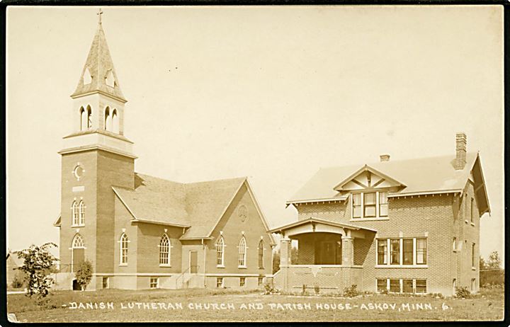 Udvandring til Amerika. USA, Minnesota, Askov, Danish Lutheran Church and Parish House.