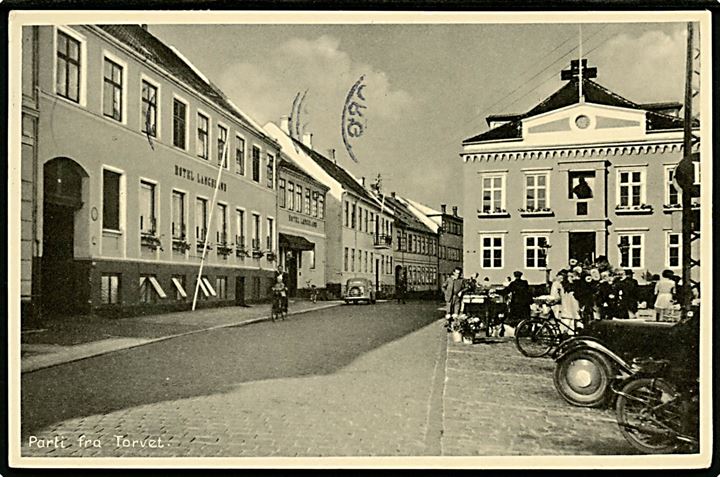 Rudkøbing, Torvet med automobiler. Stenders no. 94.