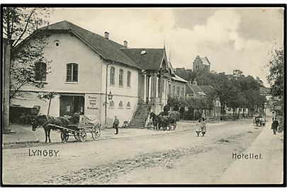 Lyngby, Hotel og rejsestald. Stenders no. 4760.