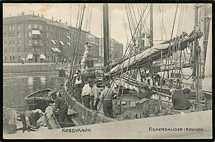 Købh., Fiskerskuder i havnen. Fotograf Orla Bock. A. Vincent no. 481.