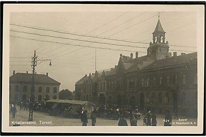 Kristiansand. Torvet. Fotokort J.H. Küenholdt A/S no. 721.