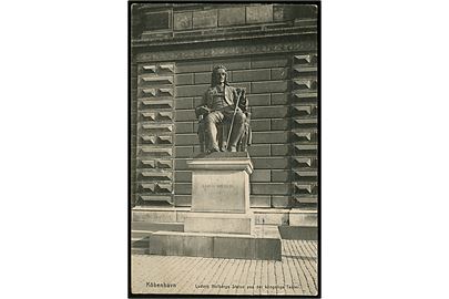 Købh., Ludwig Holberg statue på Det Kongelig Teater. N.N. no. 63.