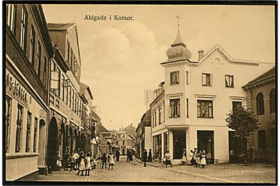 Korsør. Ahlgade med forretninger. H.P. Jensen no. a6357.