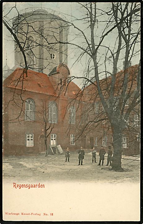 Købh., Regensgaarden med rundetaarn. Warburgs Kunstforlag no. 32.