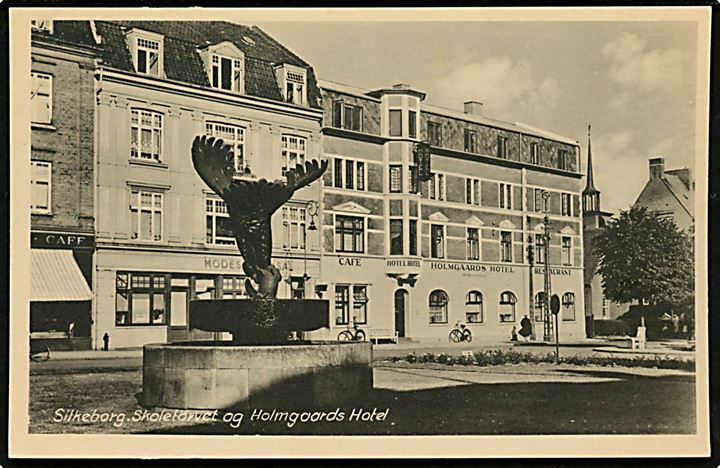 Silkeborg. Skoletorvet og Holmgaards Hotel. Stenders Silkeborg no. 303.