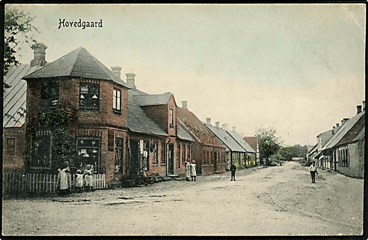 Hovedgaard, gadeparti med købmandshandel. P. Alstrup no. 4854.