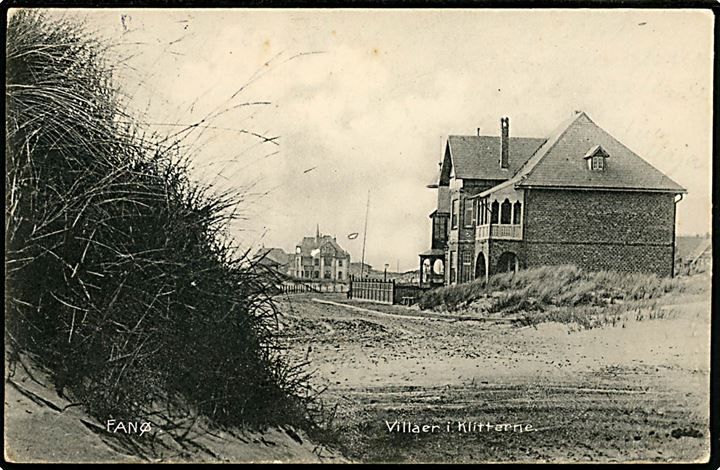 Fanø, villaer i klitterne. Stenders no. 11793. Dateret på Fanø og frankeret 5 øre Chr. X stemplet Esbjerg JB.P.E. d. 9.8.1918 til konstabel i Længstehøj lejren på Amager. 