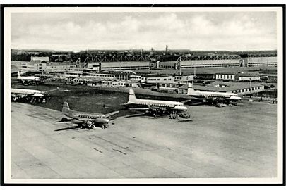 Kastrup Lufthavn. Udsigt over!. F. Munthe-Østerbye no. 12250.