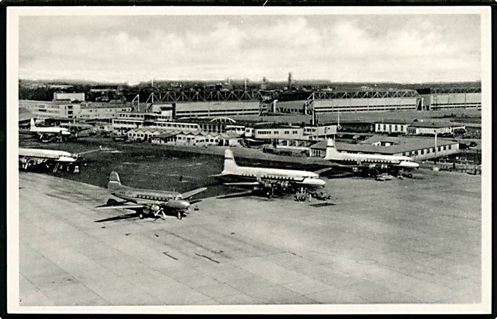 Kastrup Lufthavn. Udsigt over!. F. Munthe-Østerbye no. 12250.