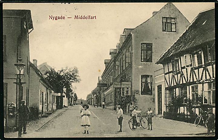 Middelfart, Nygade med Højskolehjemmet. PMB u/no.